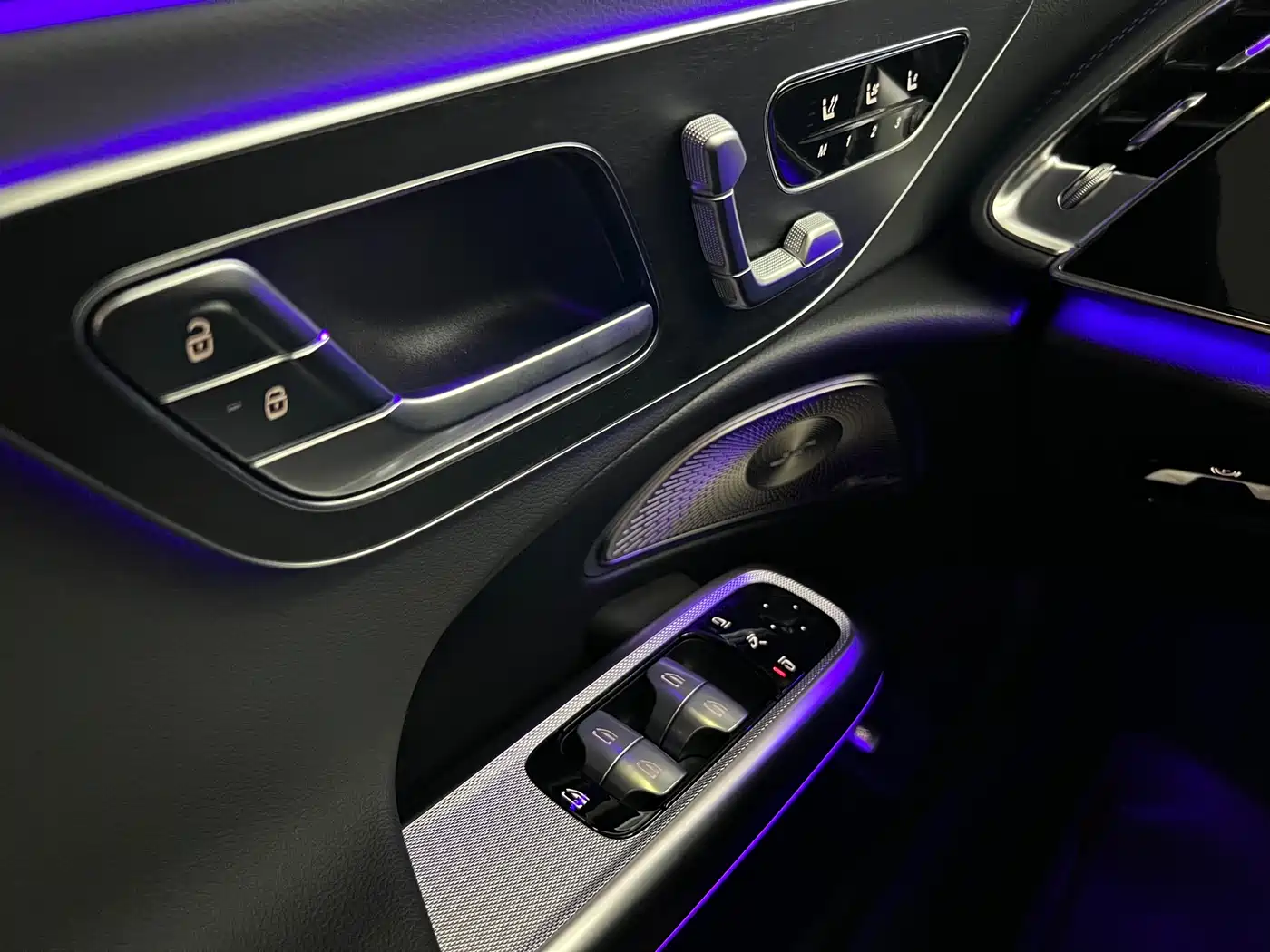 Mercedes-Benz E-Class 2024 Model E 300 L Luxury Sport фото 37