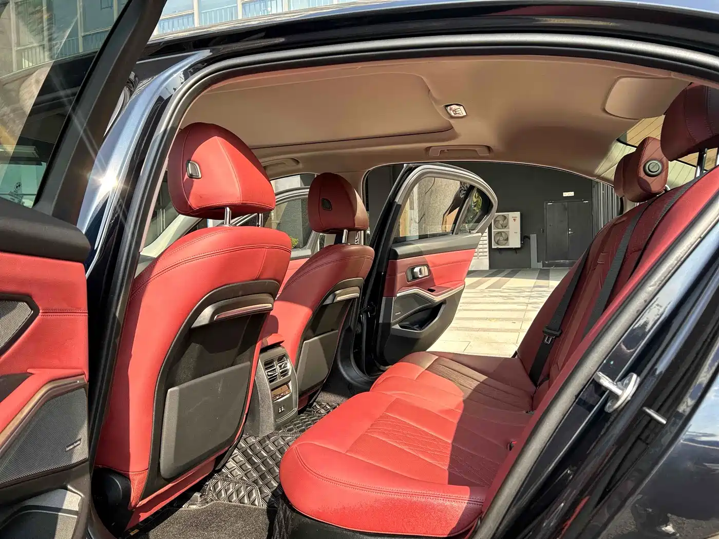 BMW 3 Series 2022 325Li M Sport Shadow Edition фото 8