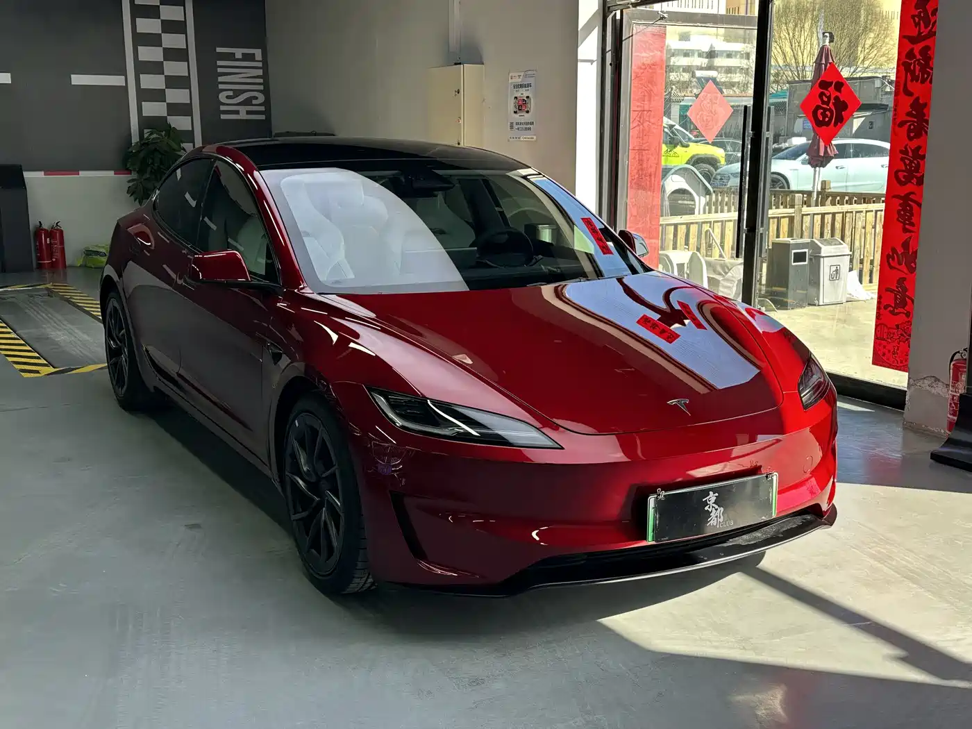 TESLA MODEL 3