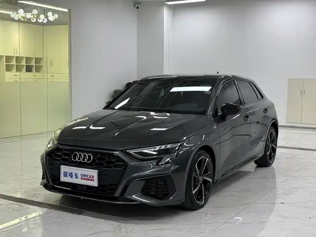 Audi A3 Sportback 35 TFSI, Стиль Спорт