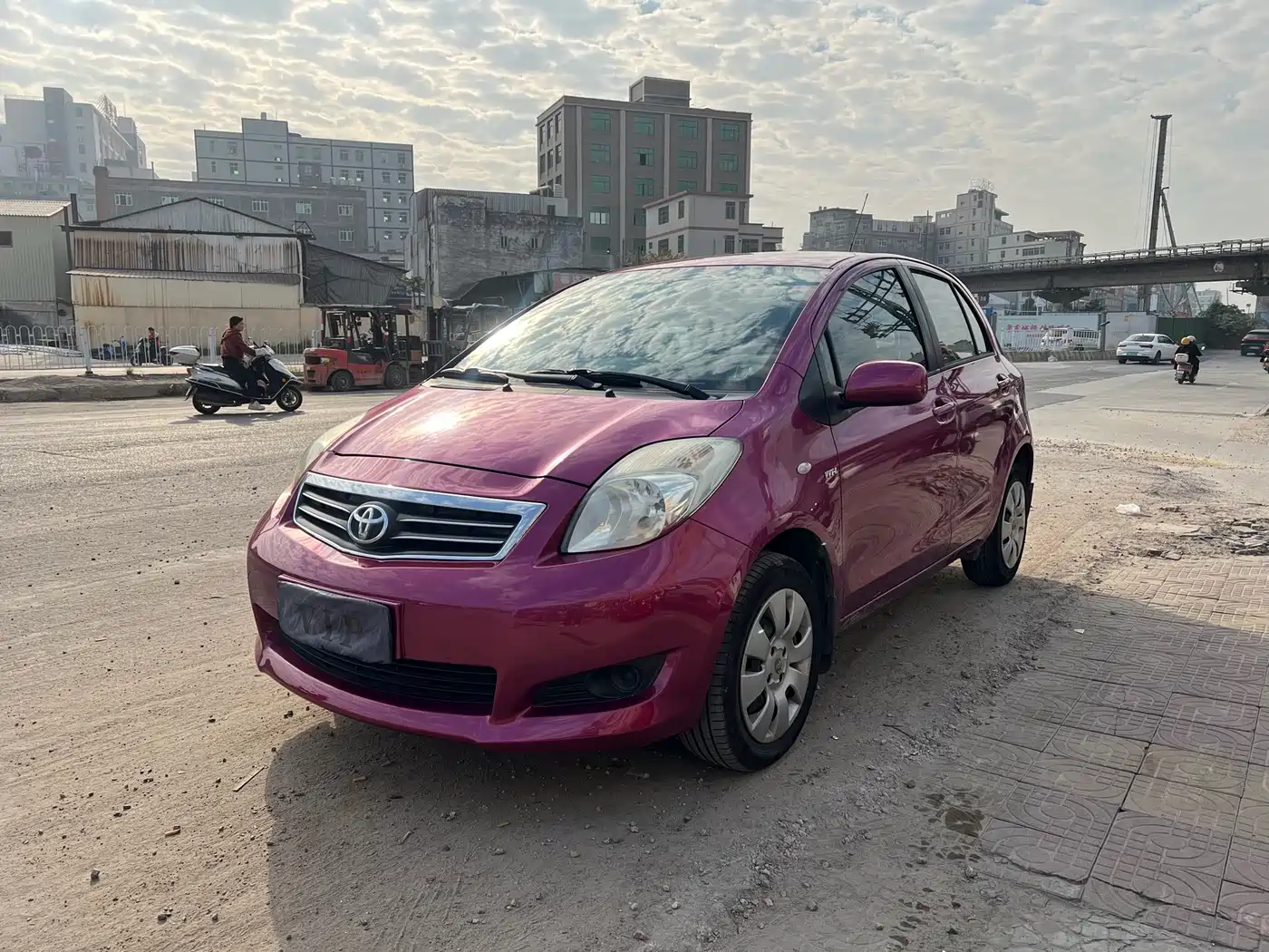 Toyota Yaris 2011 1.6E Auto Charm Edition
