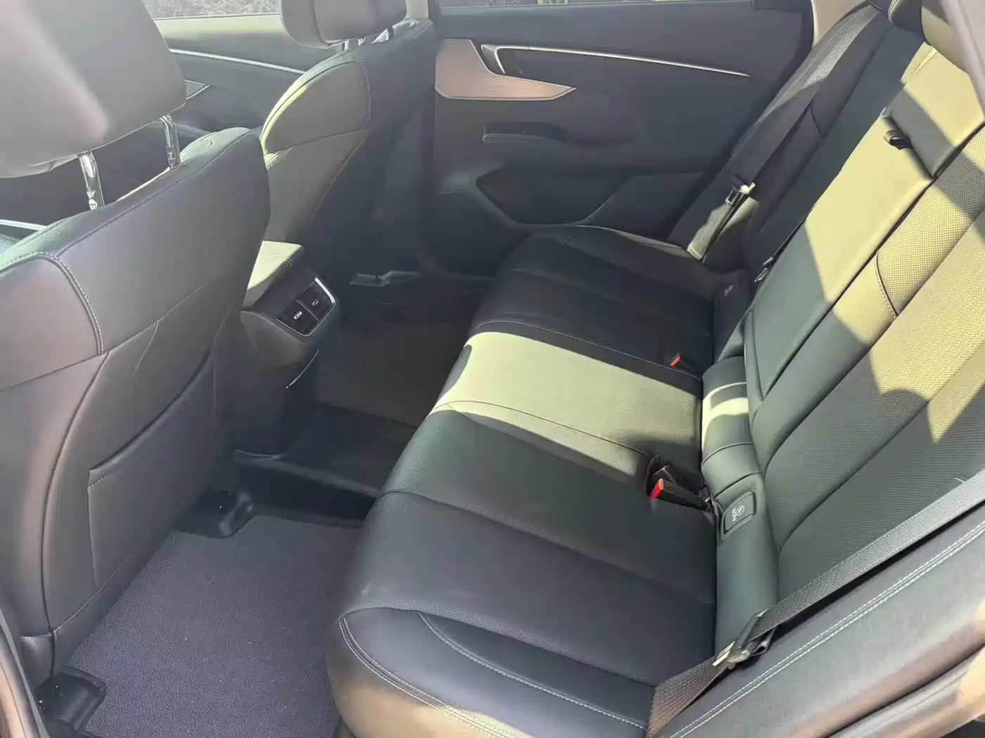 Buick LaCrosse 2025 Model 28T Platinum Edition фото 11