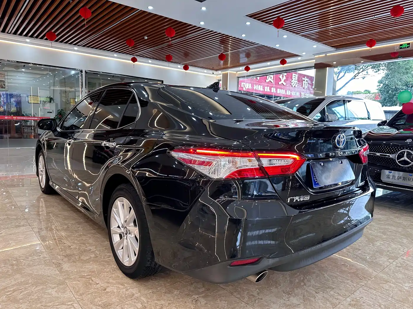 Toyota Camry 2021 Hybrid 2.5HGVP Leading Edition фото 6