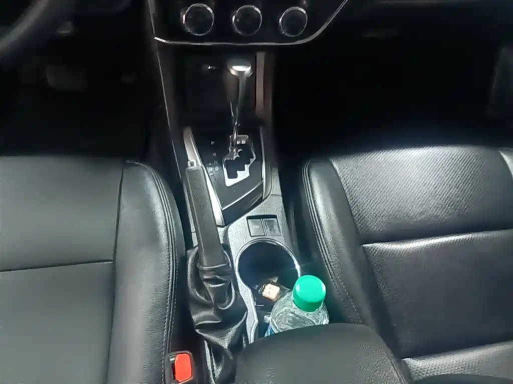 Toyota Corolla 2014 1.6L CVT GL фото 14
