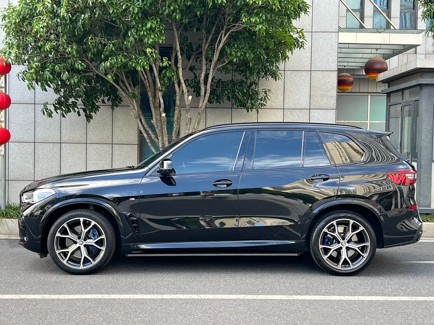 BMW X5 (Import) 2021 xDrive40i Exclusive M Sport Package фото 15