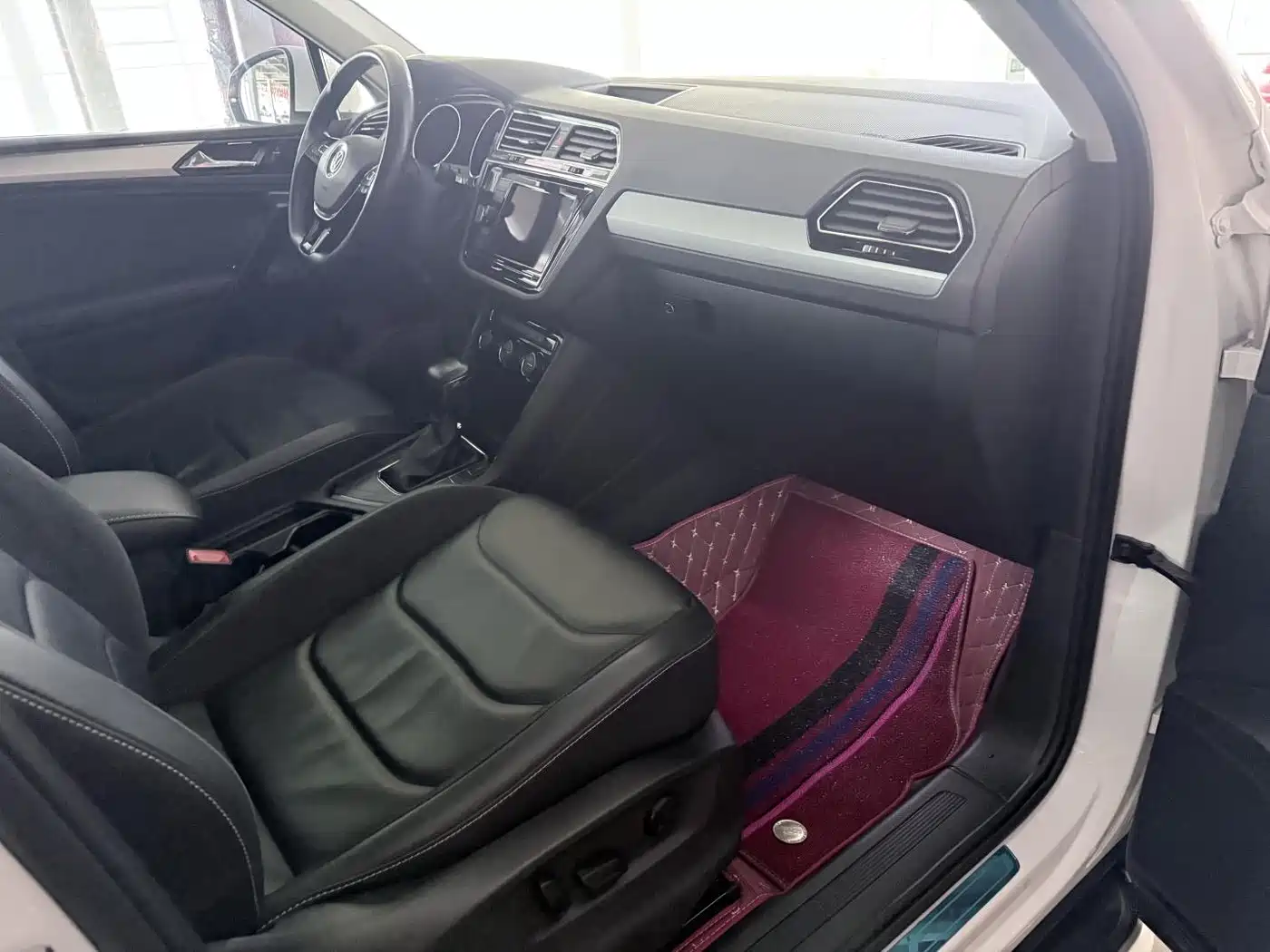 Volkswagen Tiguan L 2018 Facelift 330TSI Automatic 2WD Luxury Edition фото 16