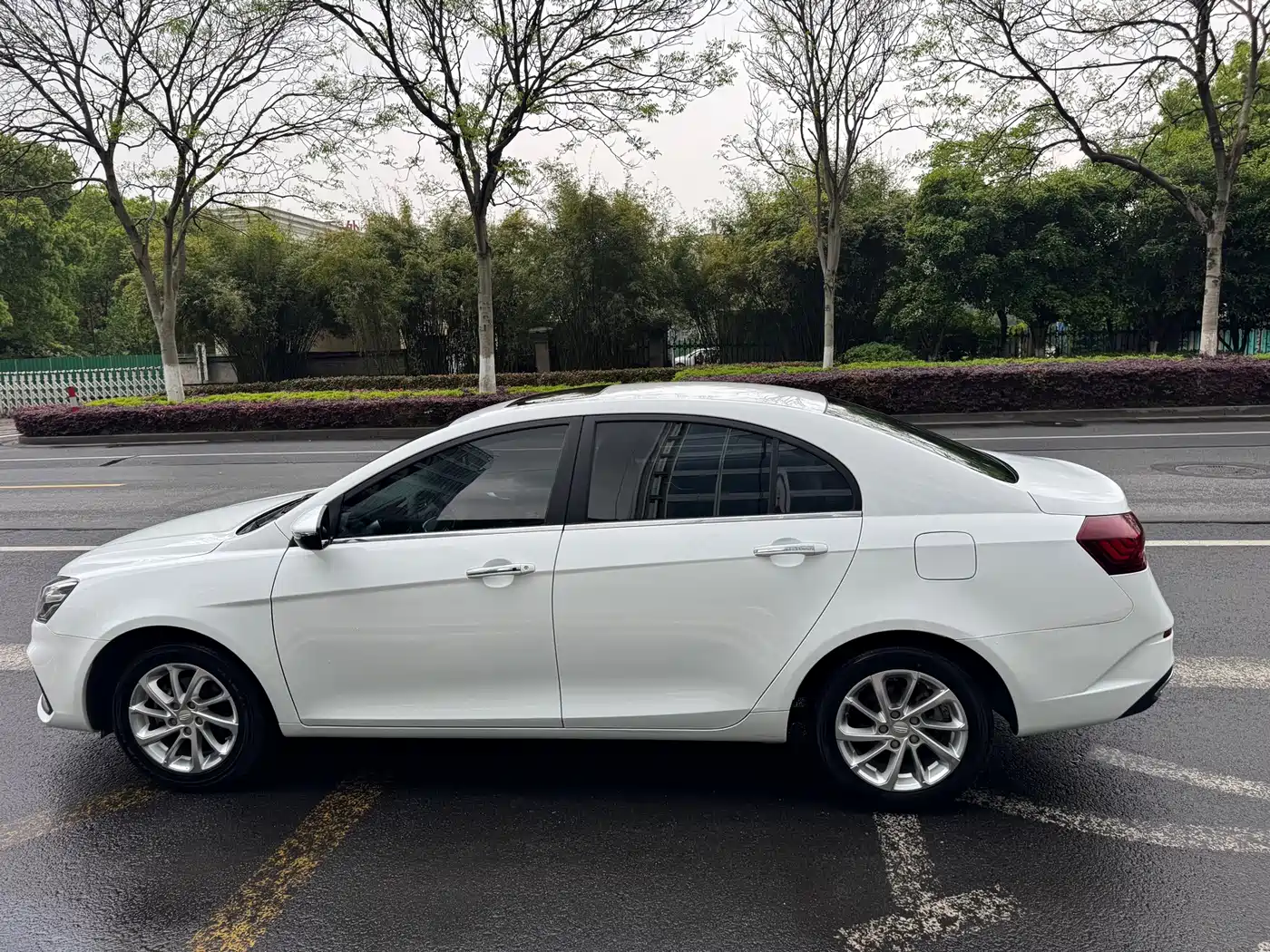 GEELY AUTOMOBILE EMGRAND