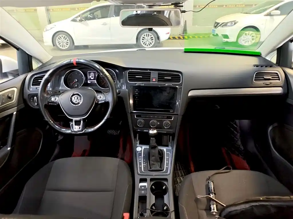 Volkswagen Golf 2020 Beloved Edition 200TSI DSG Comfort Progressive фото 10