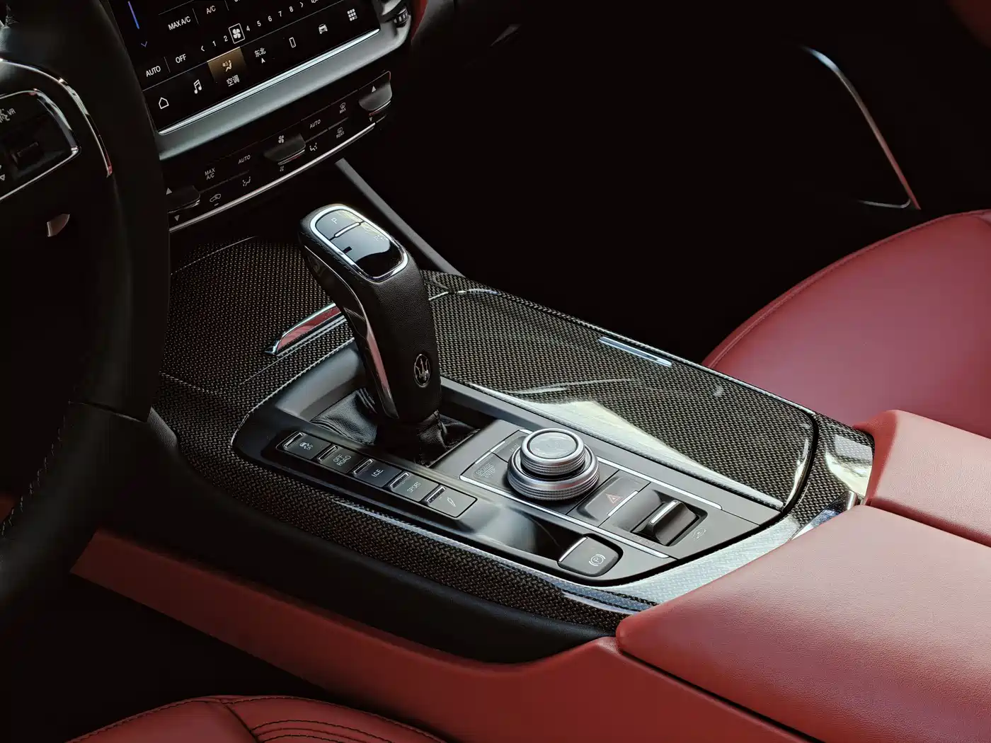 Maserati Levante 2021 3.0T Luxury Edition фото 7