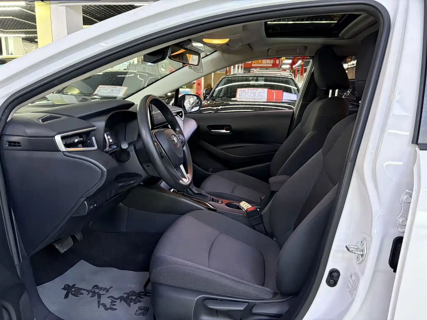 Toyota Corolla 2021 TNGA 1.5L CVT Elite Edition фото 8