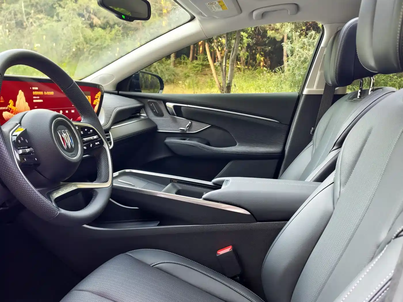 Buick LaCrosse 2025 Model 28T Platinum Edition фото 7