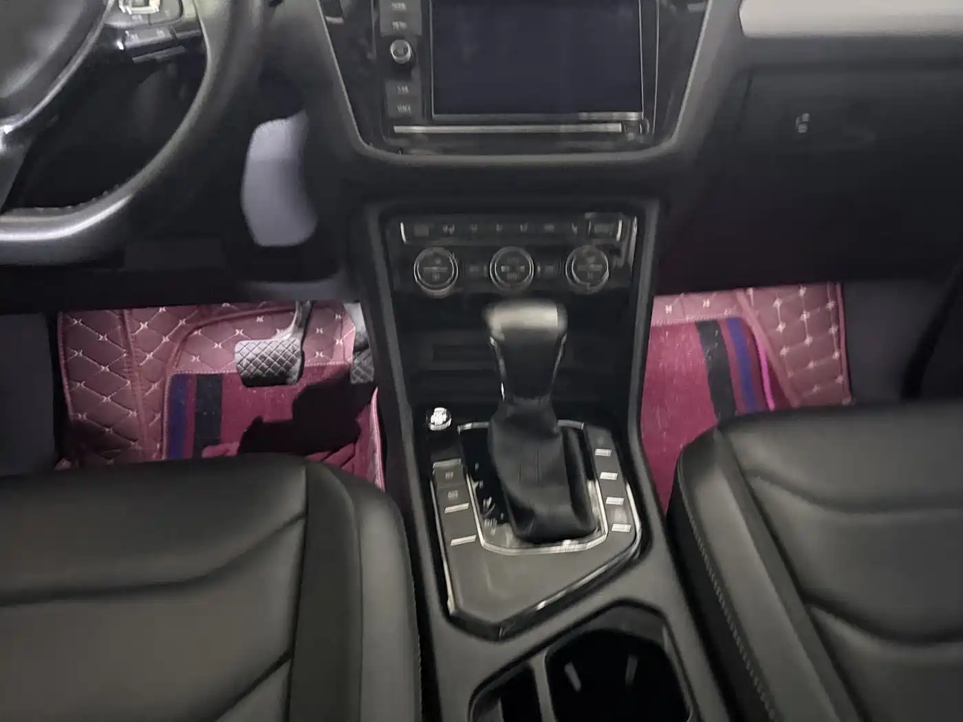Volkswagen Tiguan L 2018 Facelift 330TSI Automatic 2WD Luxury Edition фото 11