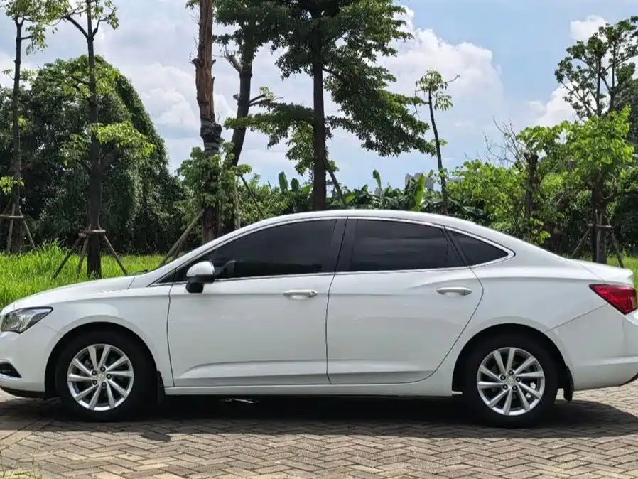 Buick Verano 2017 Sedan 15S Automatic Progressive фото 5