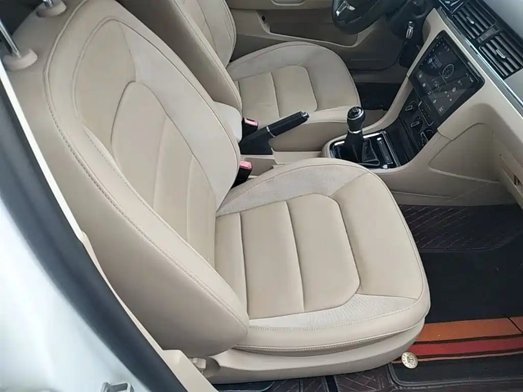Volkswagen Bora 2014 1.6L Manual Comfort Edition фото 25