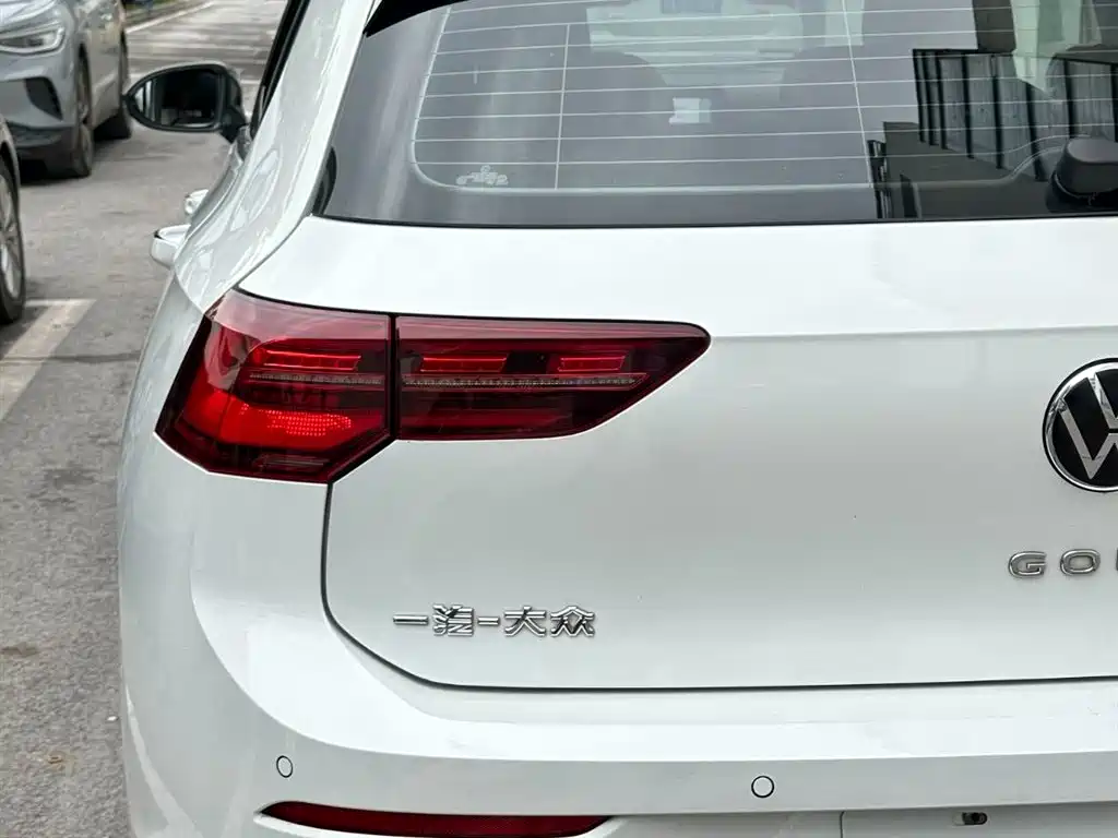 Volkswagen Golf 2023 280TSI DSG R-Line Lite фото 15