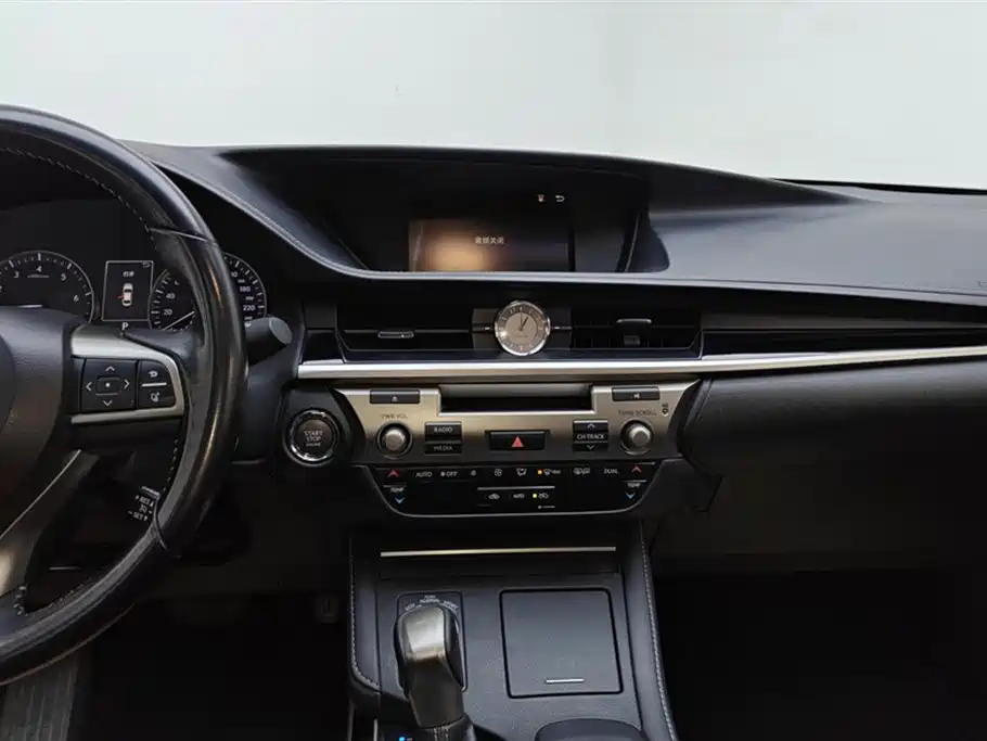 Lexus ES 2015 200 Elite Edition фото 13