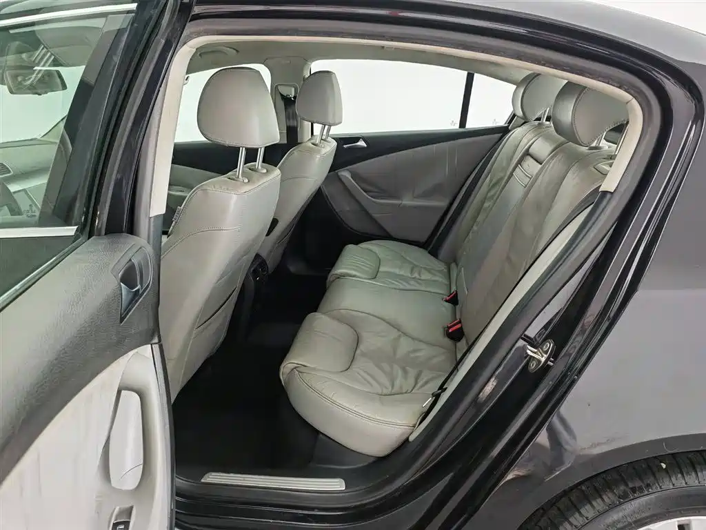 Volkswagen Magotan 2011 1.8TSI DSG Comfort фото 15