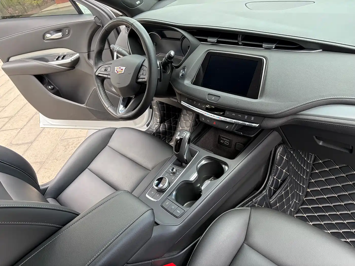 Cadillac XT4 2018 28T FWD Leading Edition фото 11