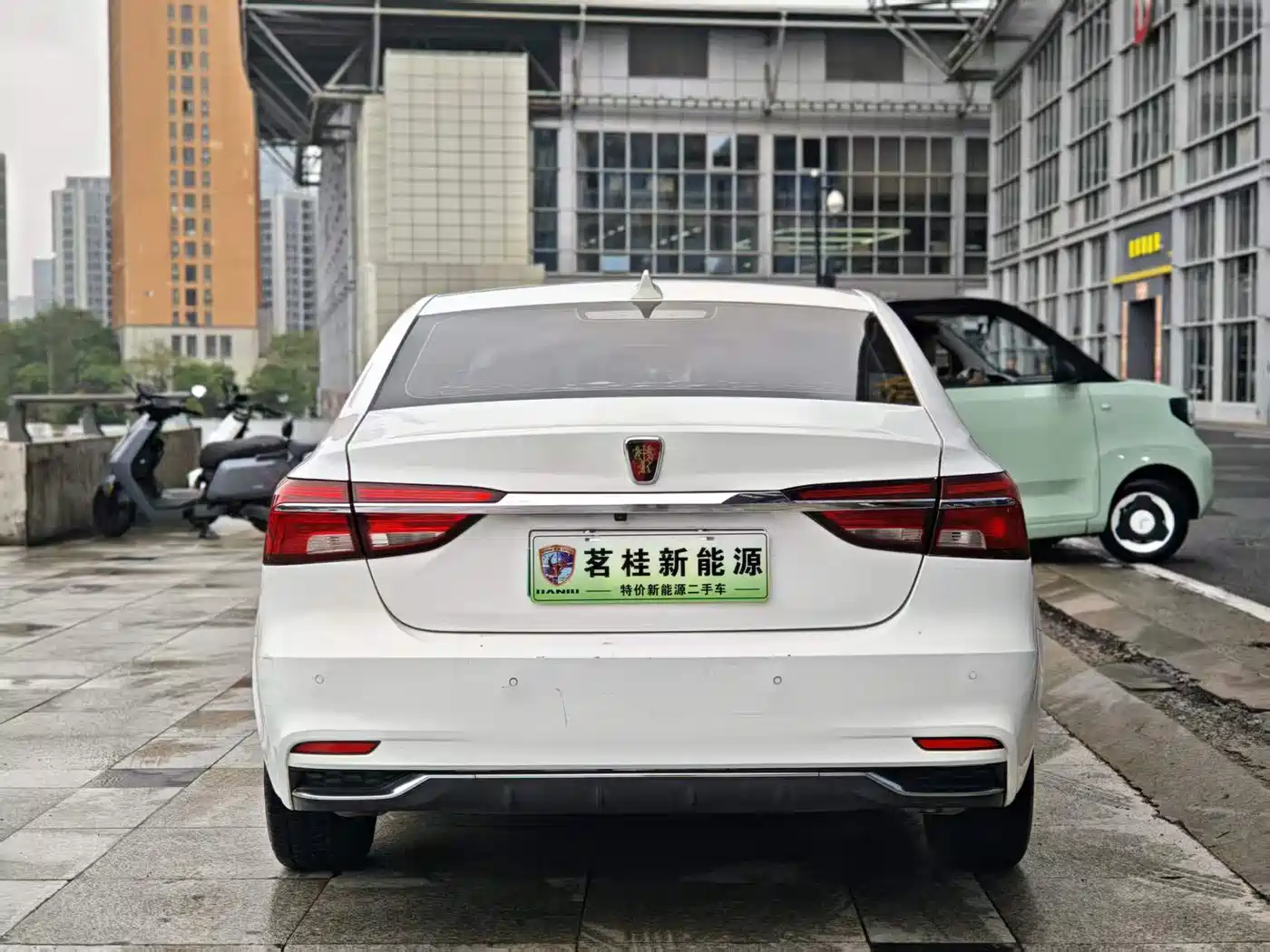 ROEWE I6 NEW ENERGY