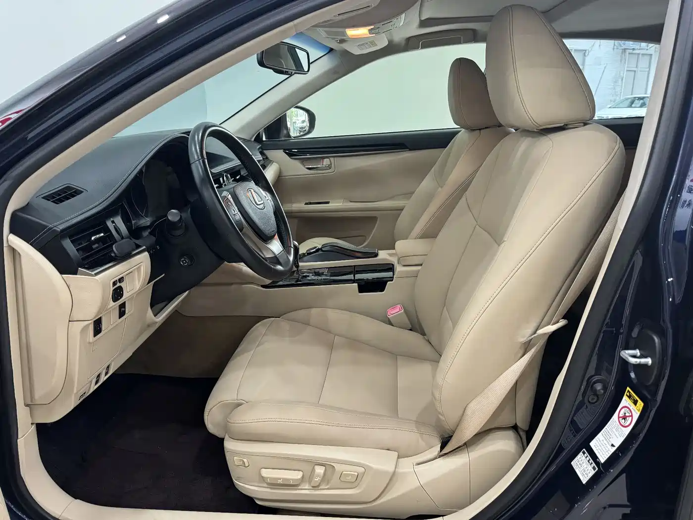 Lexus ES 2013 250 Elite Edition фото 8
