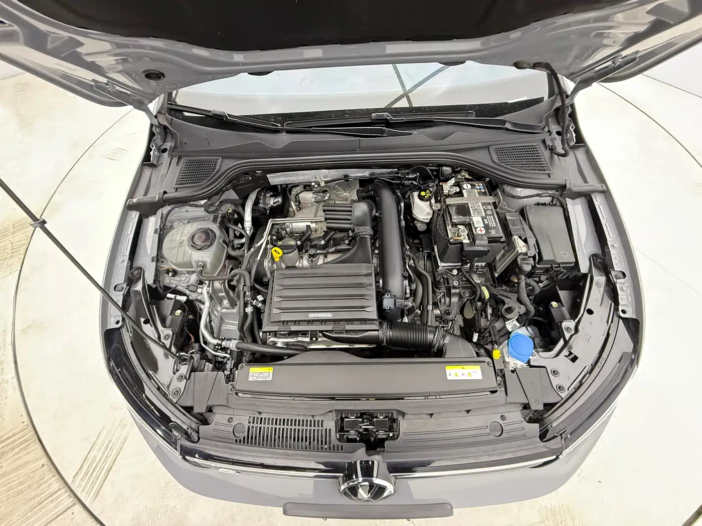 Volkswagen Golf 2023 Facelift 280TSI DSG R-Line фото 8