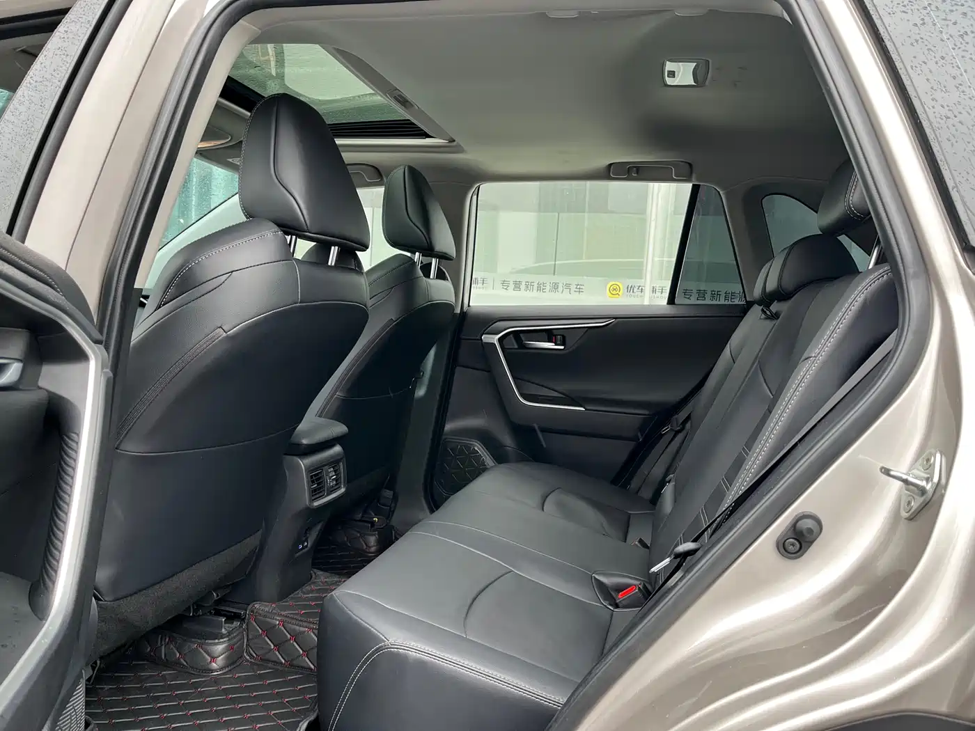 Toyota Wildlander 2022 2.0L CVT AWD Luxury PLUS Edition фото 14