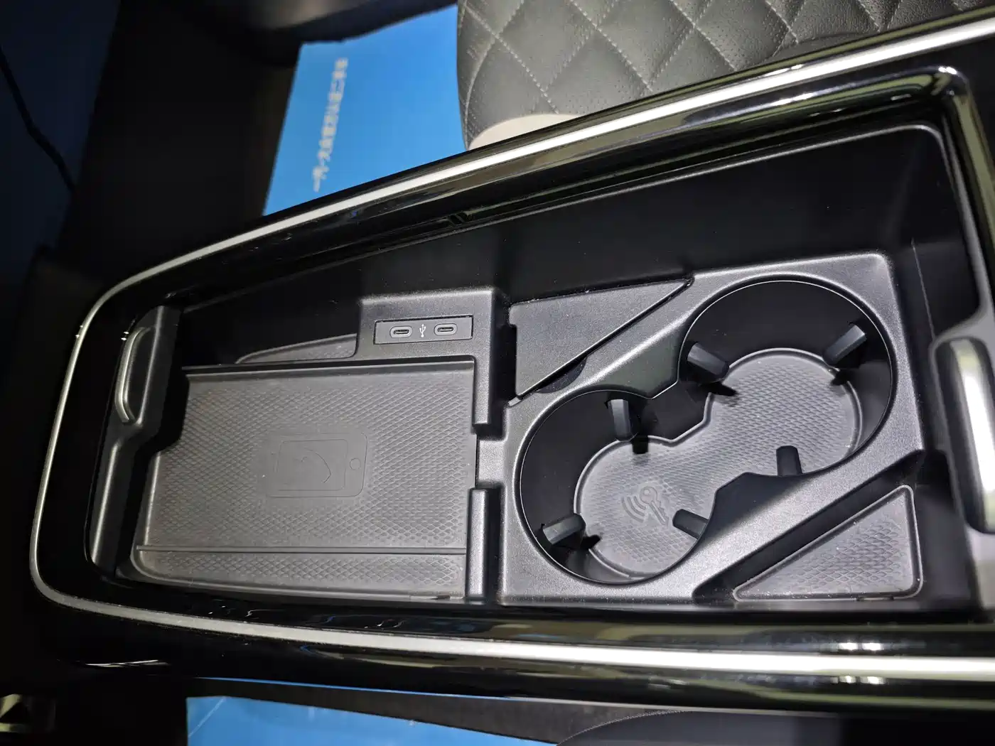 VOLKSWAGEN ID.6 CROZZ