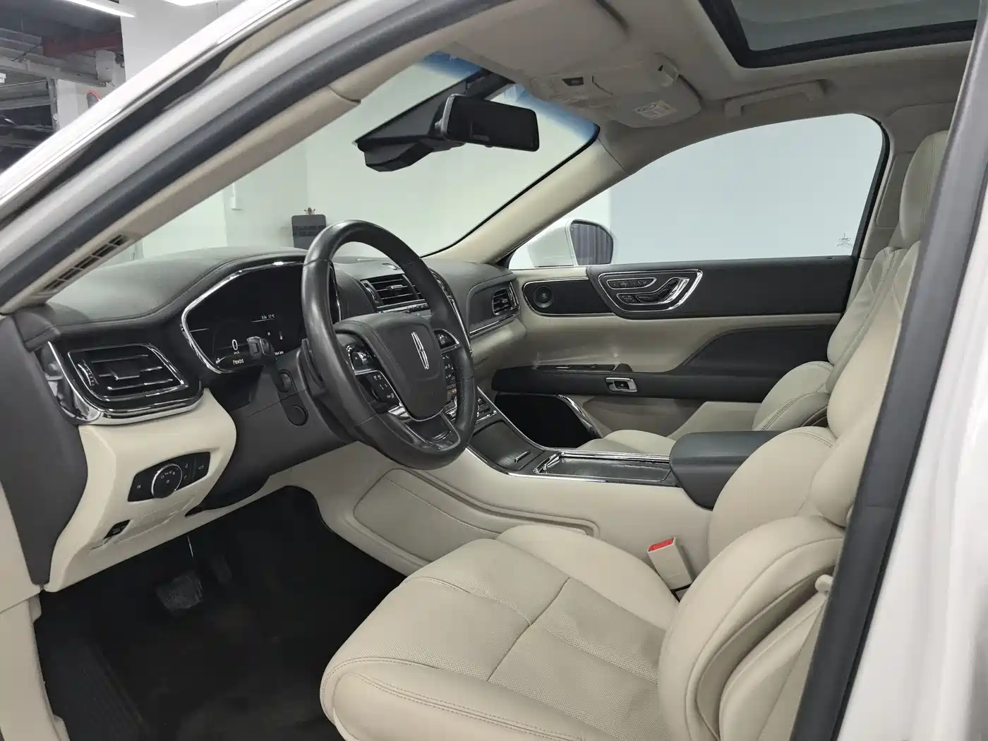 Lincoln Continental 2017 3.0T AWD Prestige Edition фото 4