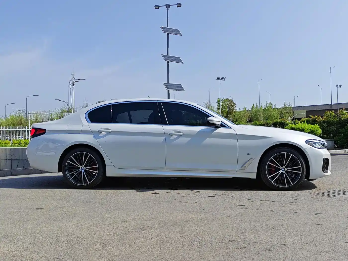 BMW 5 Series 2023 530Li xDrive M Sport Package фото 4