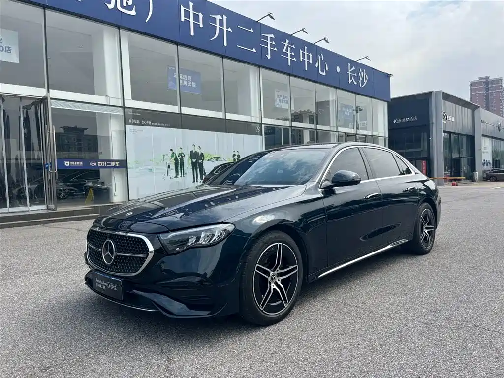 Фото 1 - Mercedes-Benz E-Class