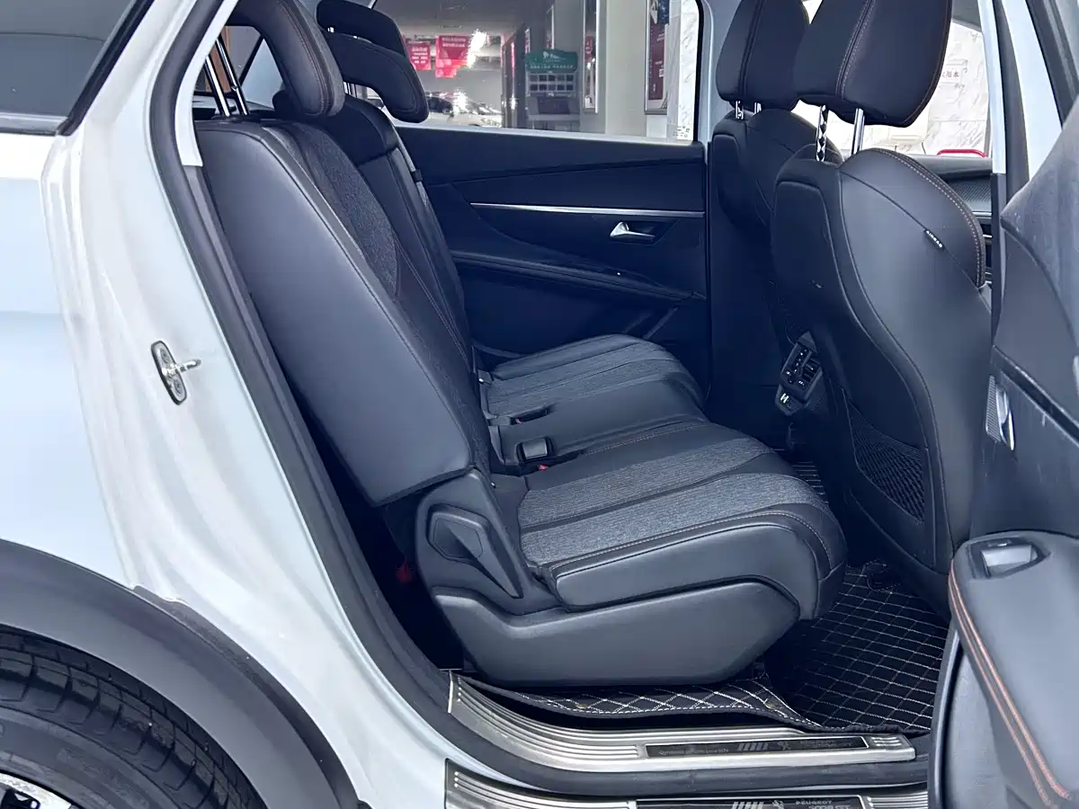 Peugeot 5008 2017 380THP 7-seat Elite Edition фото 11