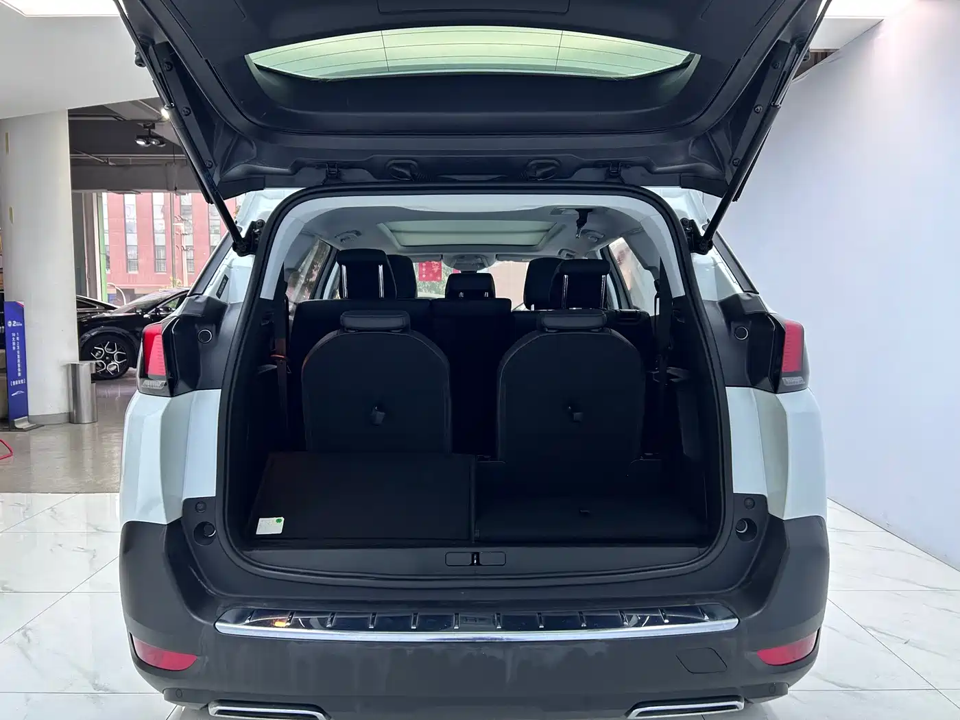 Peugeot 5008 2017 380THP 7-seat Elite Edition фото 23