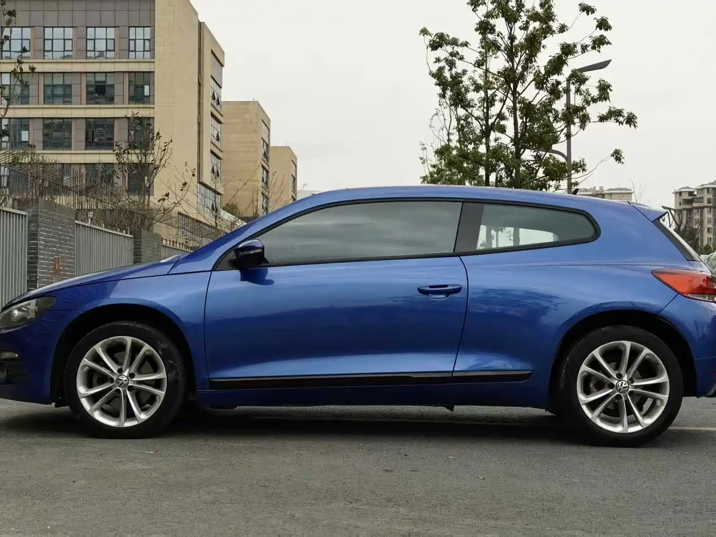 Volkswagen Scirocco 2010 2.0TSI Luxury Edition фото 6