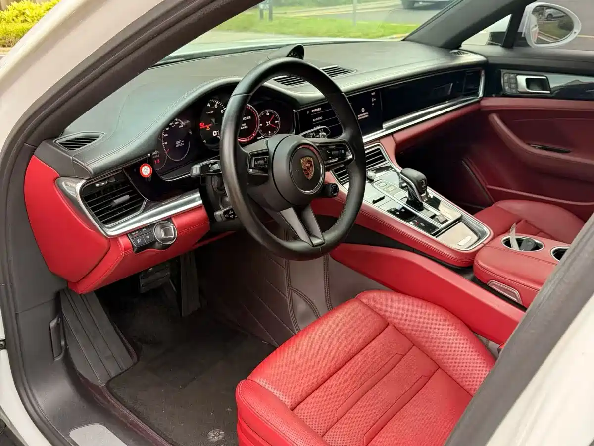 Фото 4 - Porsche Panamera