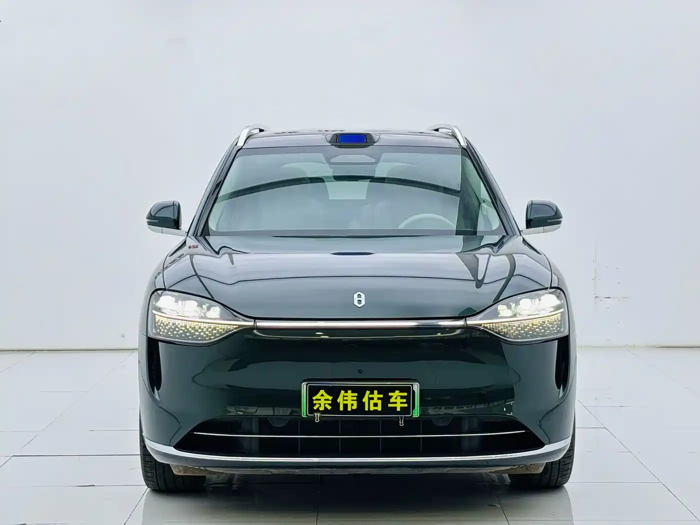AITO Wenjie AITO M9 2024 Extended Range Ultra 42kWh 6-Seater фото 2