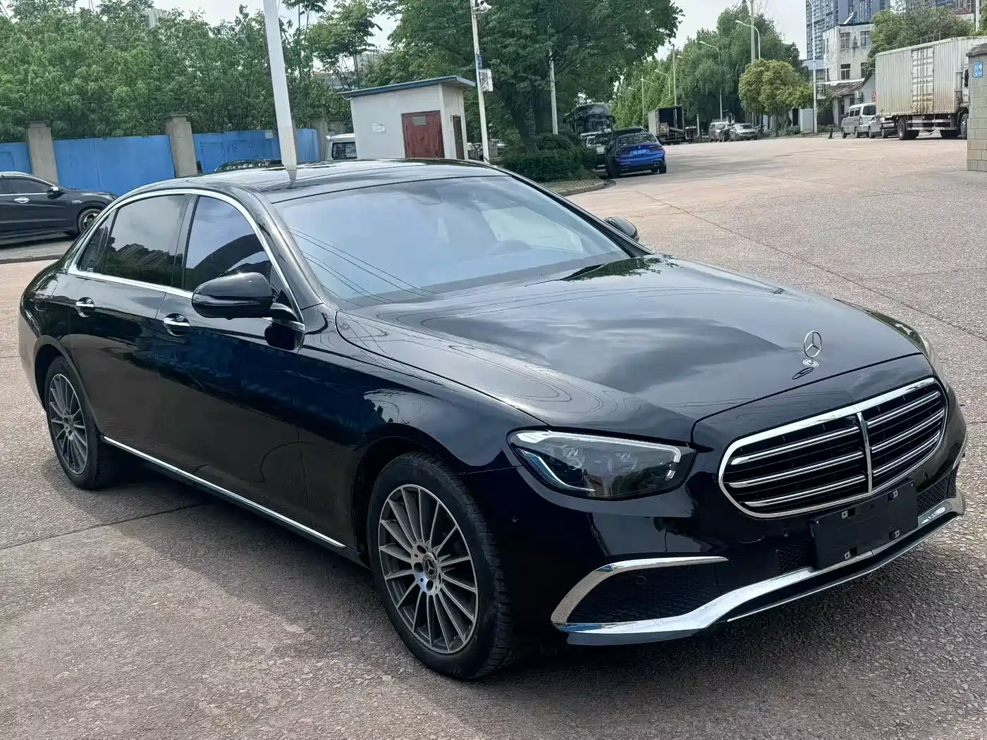 Mercedes-Benz E-Class 2023 E 260 L Sport фото 3