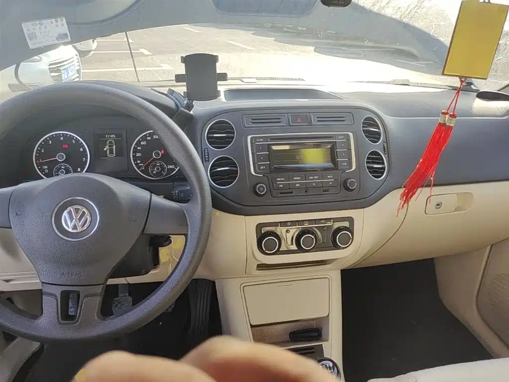 Volkswagen Tiguan 2015 1.8TSI Manual 2WD Trendline фото 10