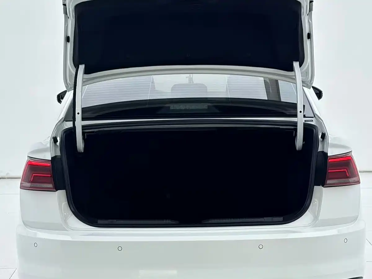 Volkswagen Bora 2021 1.5L Automatic Comfort Smart Edition фото 13
