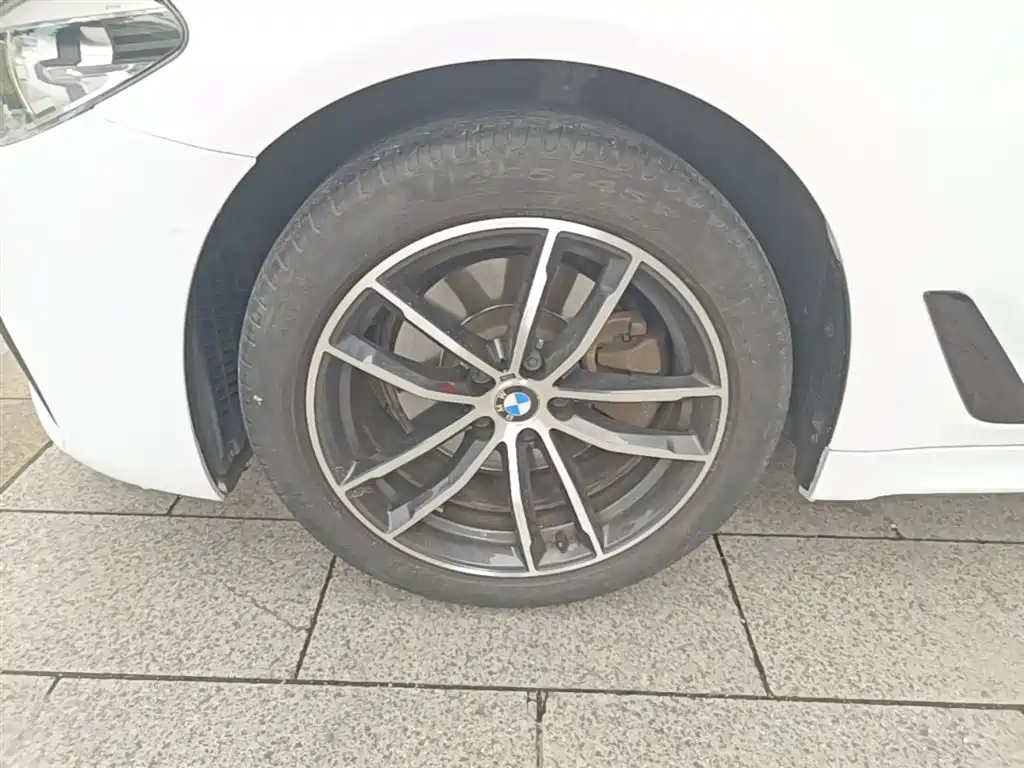 BMW 5 Series 2018 525Li M Sport Package фото 23