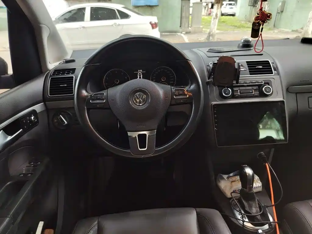 Photo 6 - Volkswagen Touran