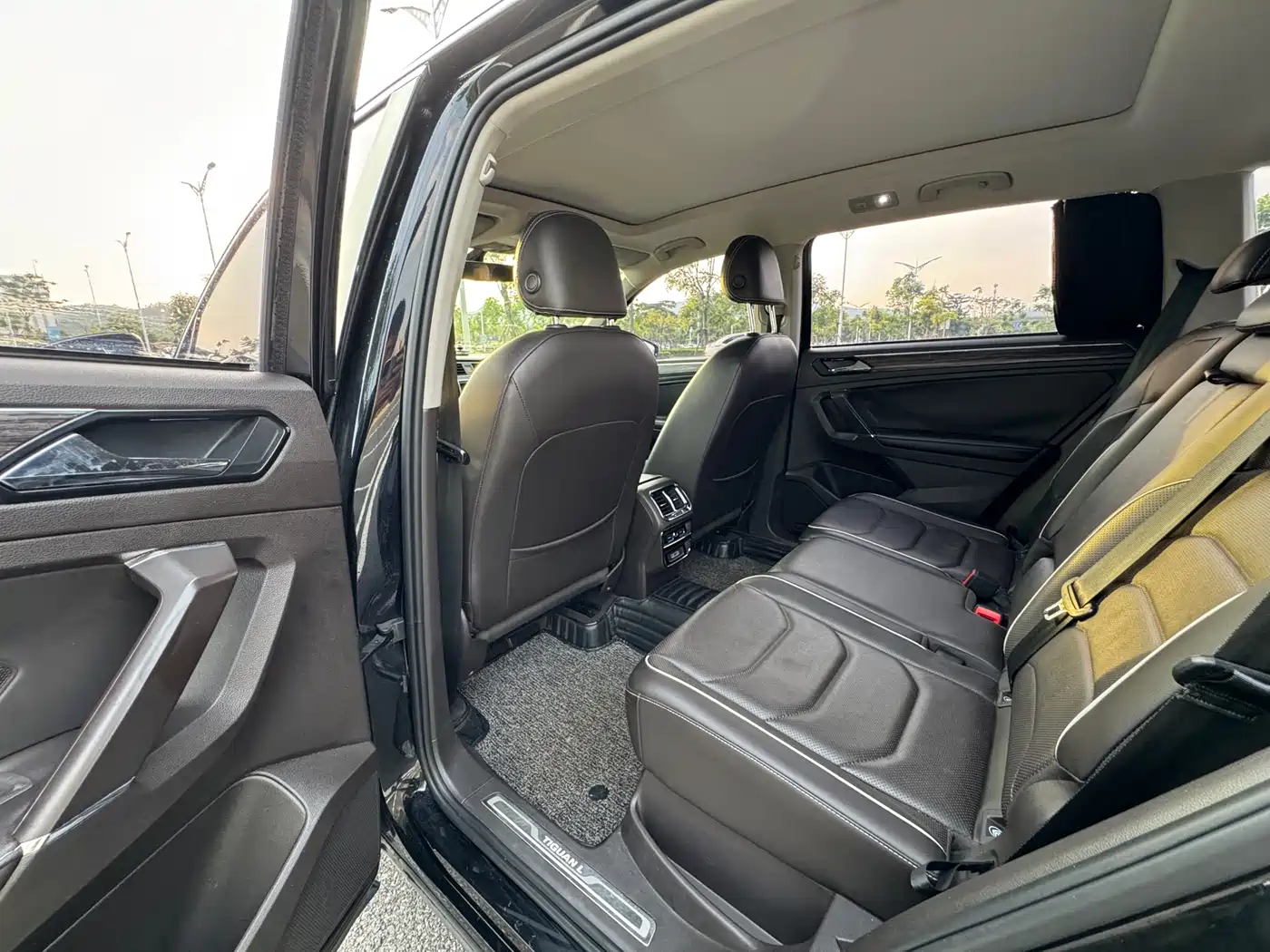 صورة 21 - Volkswagen Tiguan L