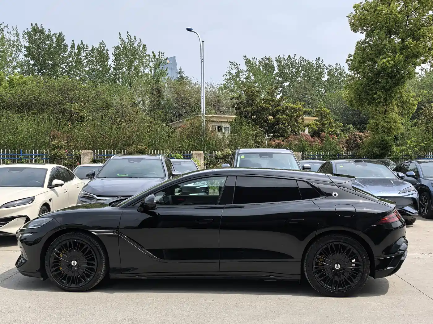 Denza Z9GT 2024 1100 AWD Ultra Edition фото 3