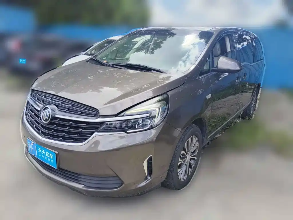 Photo 1 - Buick GL8
