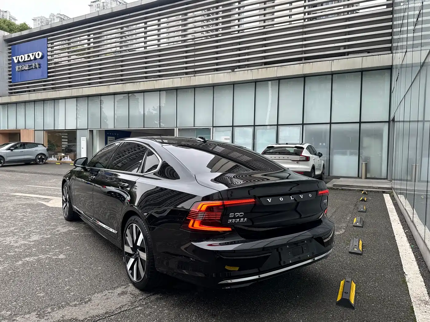 VOLVO S90 PLUG IN HYBRID