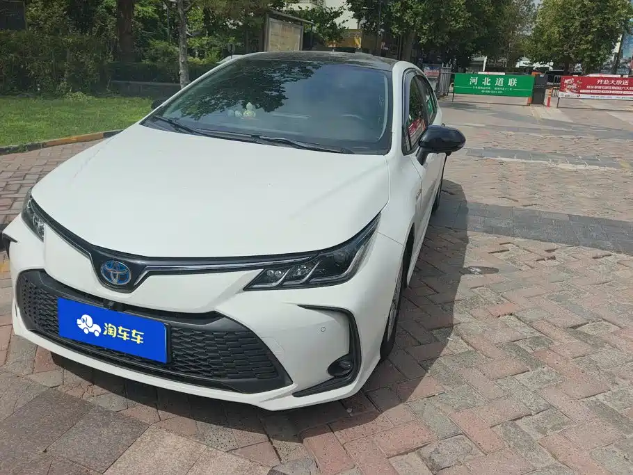 Фото 1 - Toyota Corolla