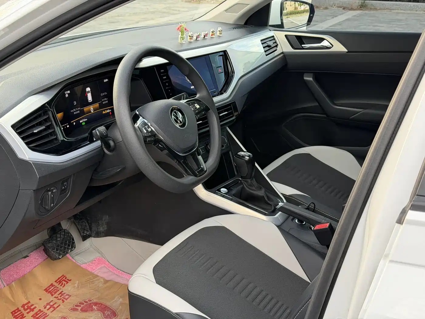 Volkswagen Polo 2023 2023 Plus 1.5L Automatic Colorful Tech Edition