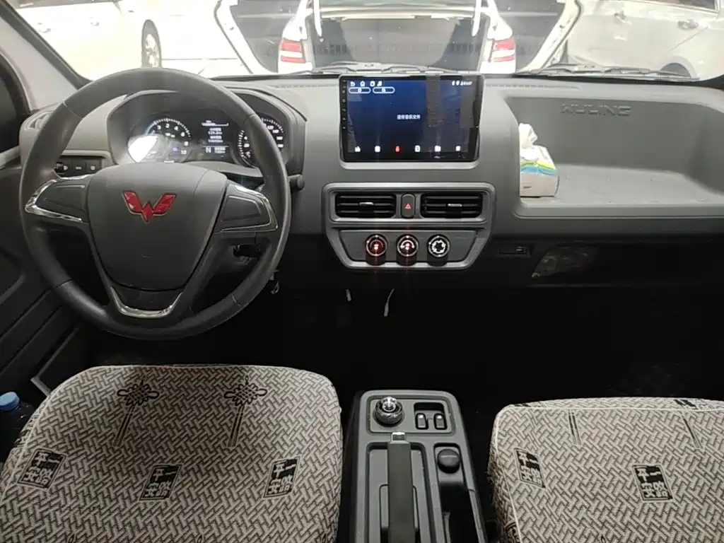 Wuling Motors Wuling Yangguang 2025 2024 300KM Comfort Bus Version 75kW