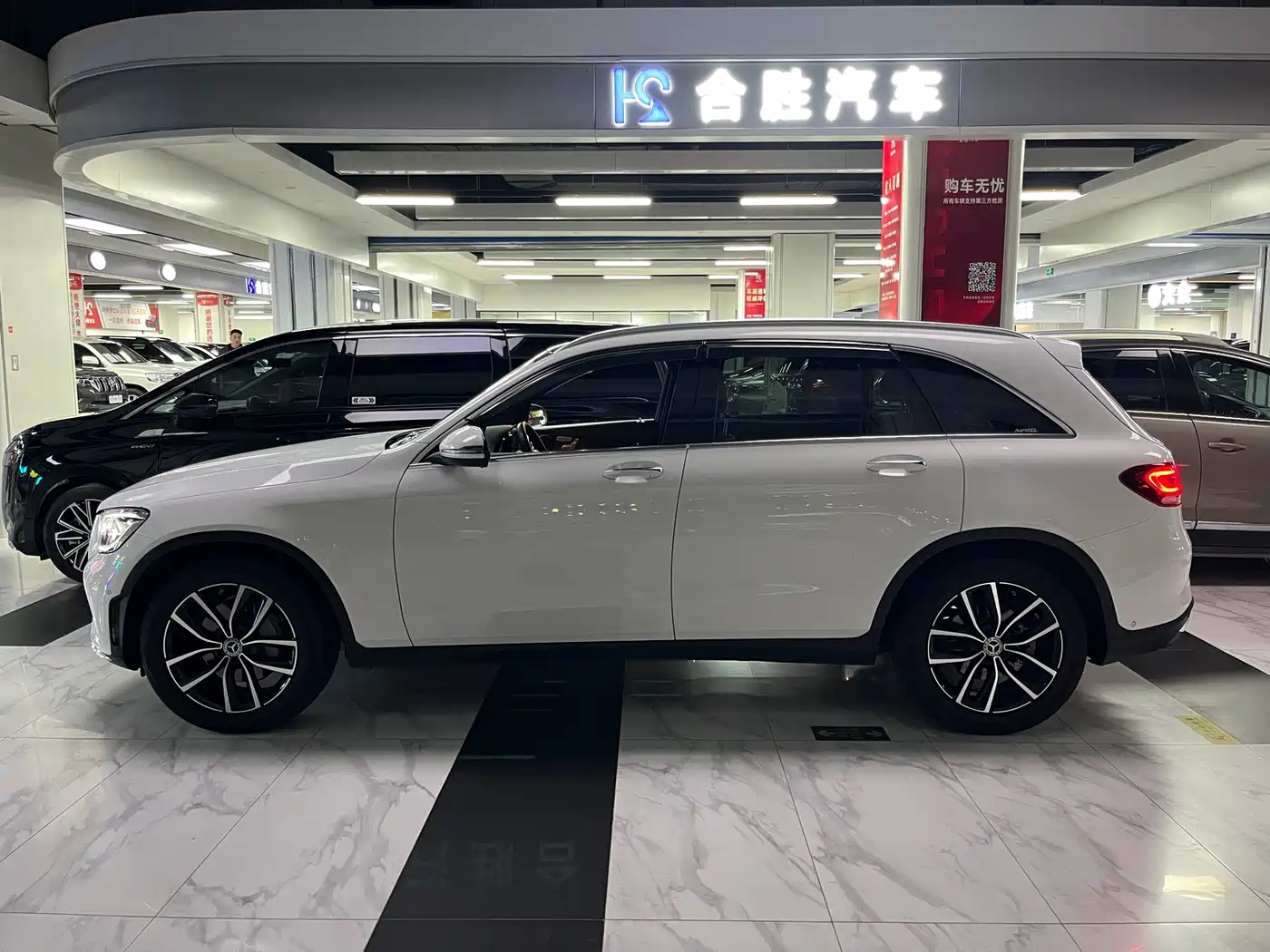 Mercedes-Benz GLC 2022 Facelift GLC 260 L 4MATIC Luxury Model фото 5