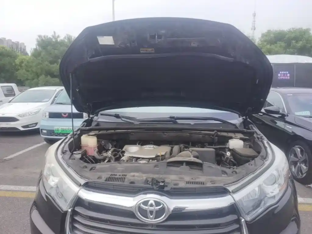 Фото 20 - Toyota Highlander