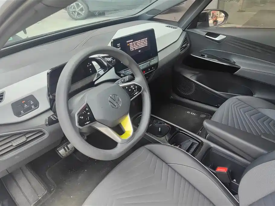Volkswagen ID.3 2023 Pure Smart Edition фото 13